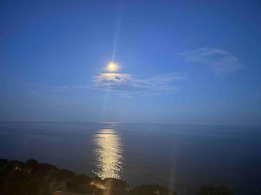 Silenzio E Relax Fronte Mare A Varraze Exterior foto